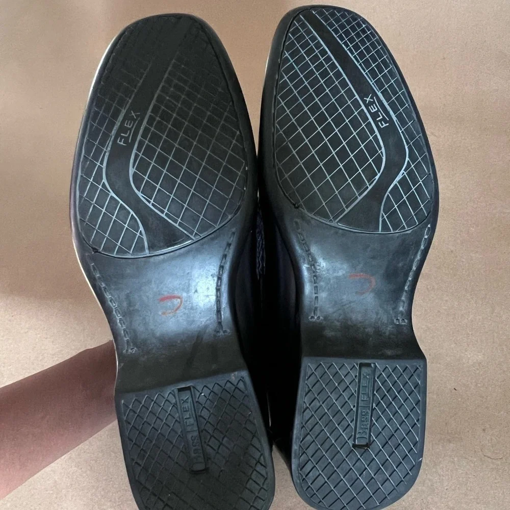 Bass Flex Genuine Leather Silver Buckle Slip On Loafers Size US 9.5 M